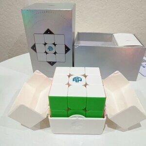 NIB GAN 11 M Pro 3x3 Magnetic Speed Cube Frosted Stickerless Rubik's Cube